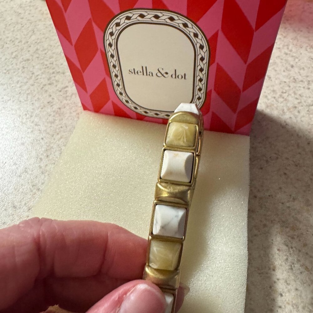 Stella & Dot Sawyer Stone Stretch Bracelet